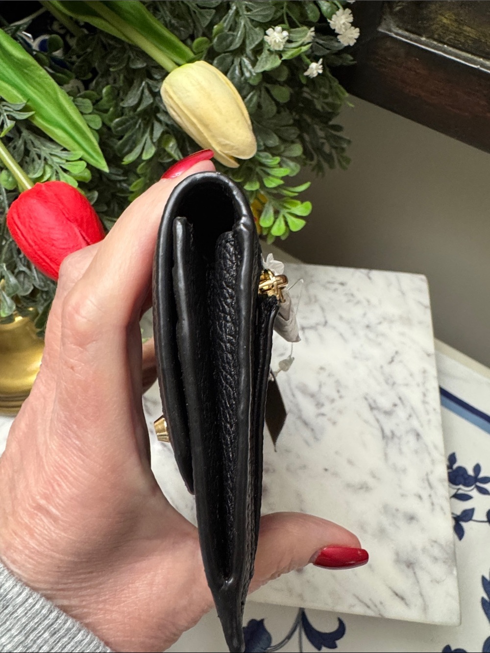 MICHAEL KORS Hays Flat Black Pebbled Leather Wallet with Gold Logo NWT - Picture 3 of 10